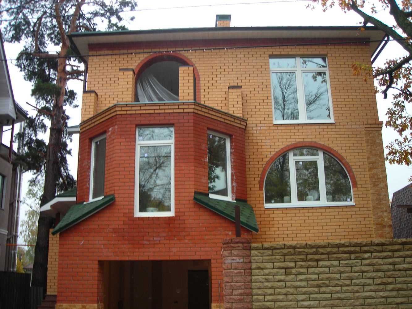 Остекление коттеджей дизайнерскими окнами